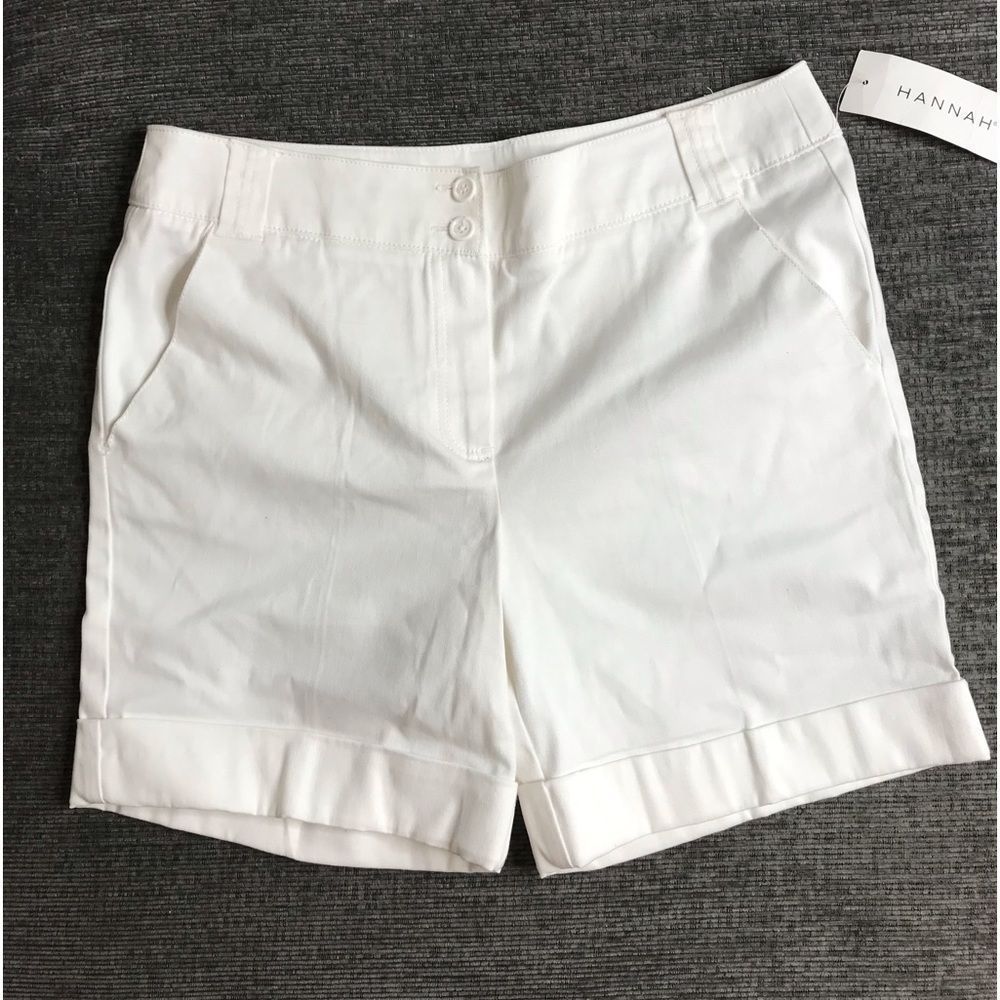 HANNAH • SIZE: 8 • WHITE 6” SHORTS WITH FAUX CUFFS
